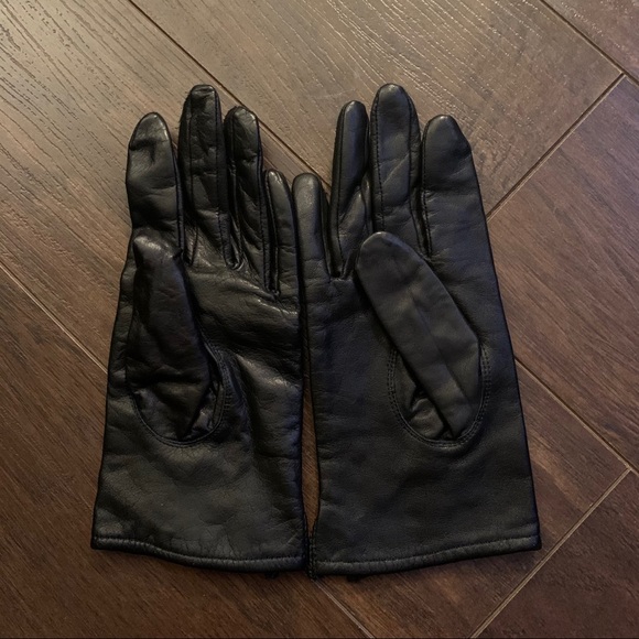 Vintage Leather Gloves - Picture 2 of 6